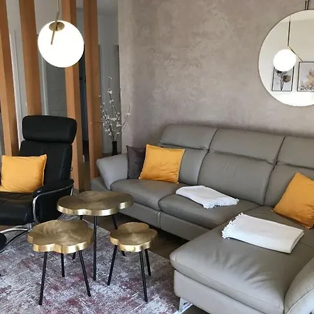 8 Isabell Comfortable Holiday Ferienhaus